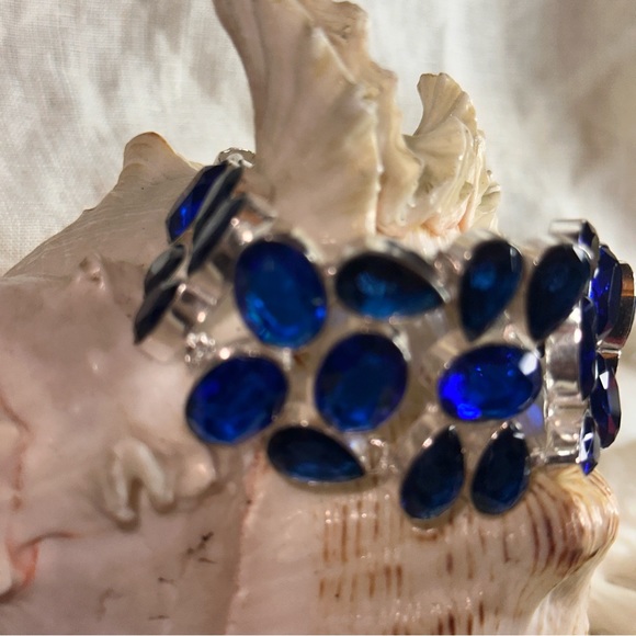 Sophisticated London Blue Topaz multi-gem cluster statement cuff Bracelet - Picture 3 of 12